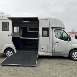 AKX Stallion double cabine 5 places