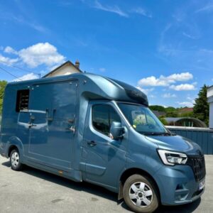 LCM Master 2023 bleu camion cheval le cheval mobile Lure